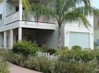 110 Sailhouse Way, Rockport, TX 78382