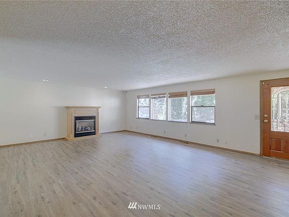 3rd image of 10744 Ashworth Ave N
