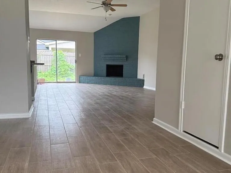 2511 Castle Pl — Photo 3