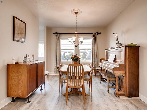 5th image of 159 NE Porto Way