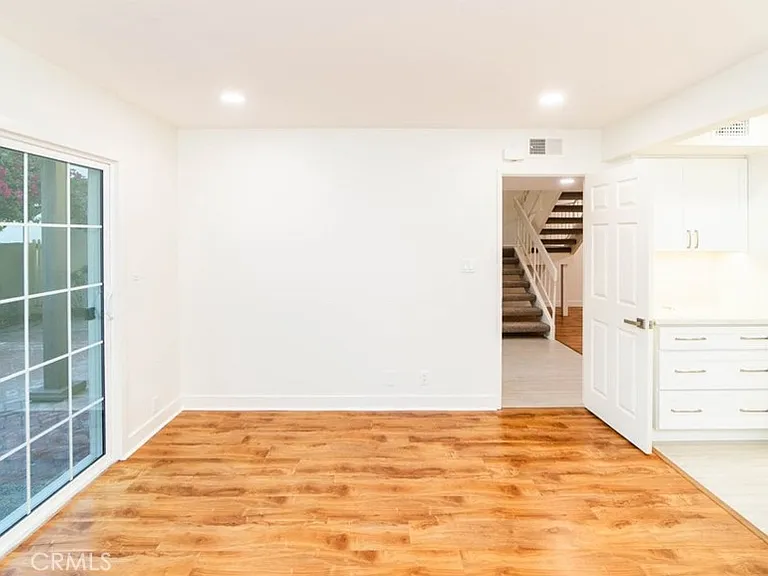 10 Oak Tree Ln — Photo 8
