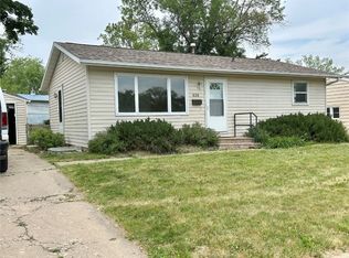 620 W 9th Ave, Marion, IA 52302
