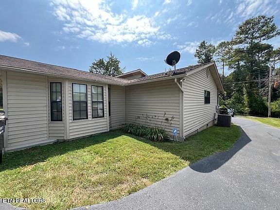 4th image of 702 Dixie Lee Cir