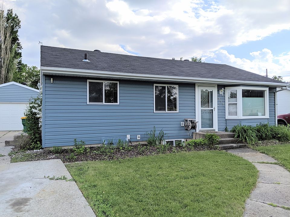 1st image of 313 7th Ave E