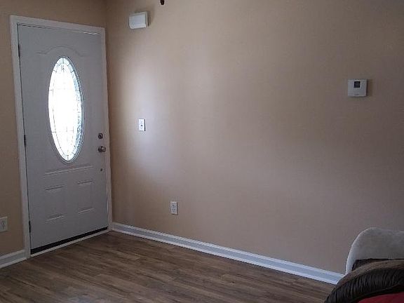 3rd image of 537 Melrose Dr