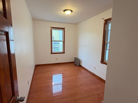 4th image of 9130 175th St Floor 2