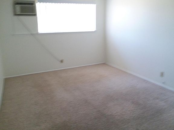 4th image of 1678 Woodbend Dr