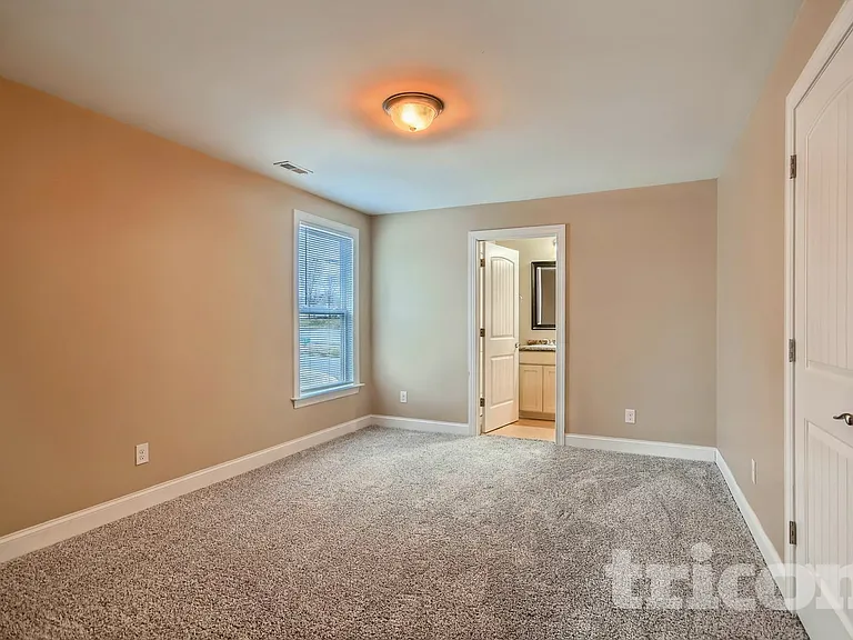 247 Young Ave SW — Photo 8