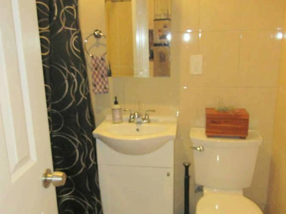 5th image of 663 Humboldt St #2