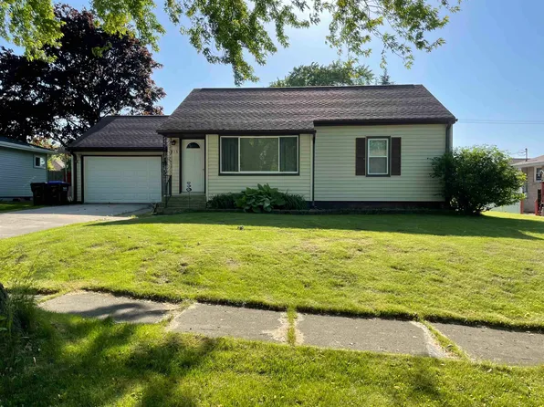 315 Parker Ave, Algoma, WI 54201