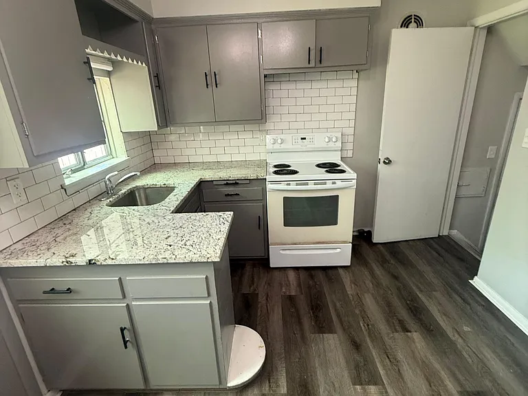 6236 Westminster Dr — Photo 18