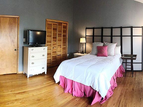 5th image of 5 Euclid Ave APT 205