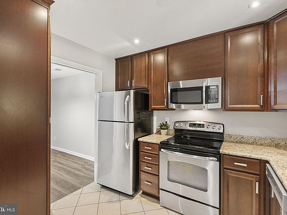 5th image of 2807 Lee Oaks Ct APT 101