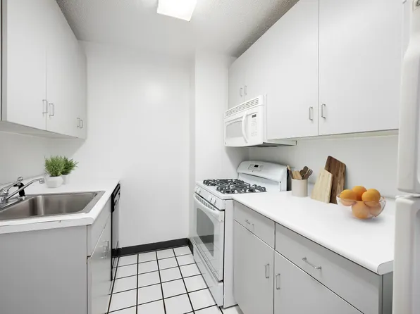 429 East 52nd Street image 2 of 14