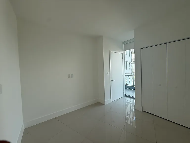 92 SW 3rd St #1506 — Photo 32