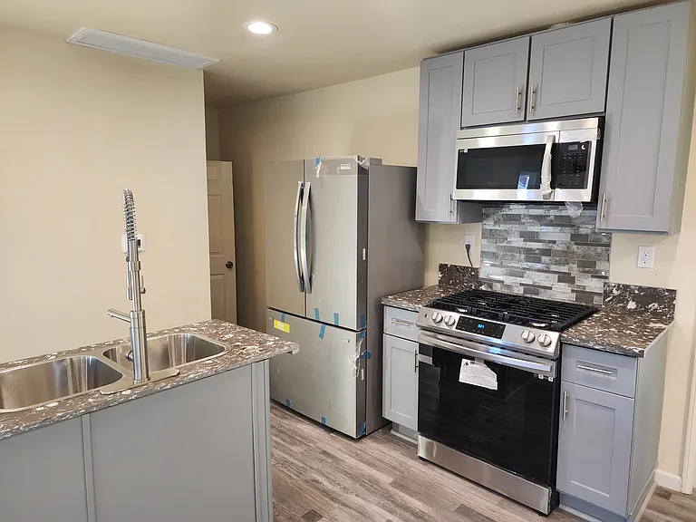 1222 W 90th St #1/2-A — Photo 2