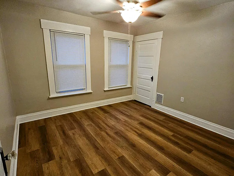 215 Dakota Ave — Photo 19