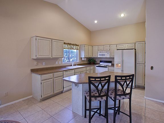 5th image of 15113 W Fairmount Ave
