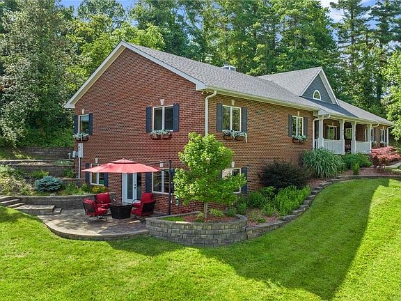 2nd image of 205 Grant Edwards Dr