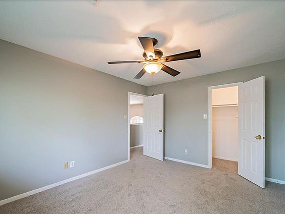2nd image of 1037 Glenview Dr
