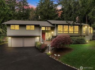 23612 NE 72nd St, Redmond, WA