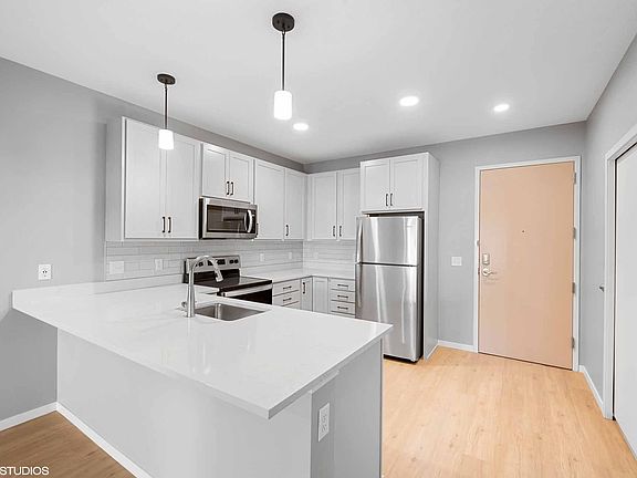 5th image of 500 Lake St E #202