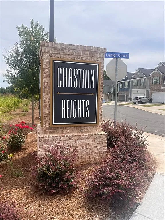 3 bed, 2.5 bath, 1946 sqft, $2,275 — Photo 2
