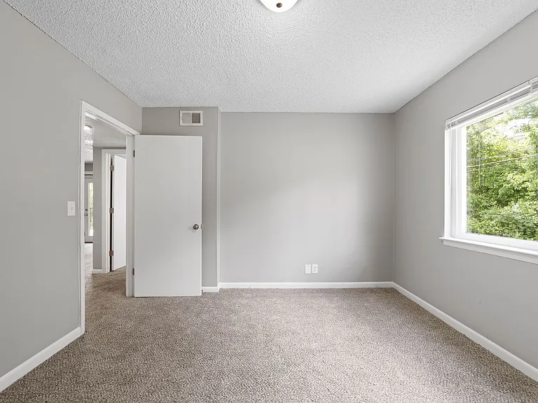 Autumn Ridge Apartment Community — Photo 47