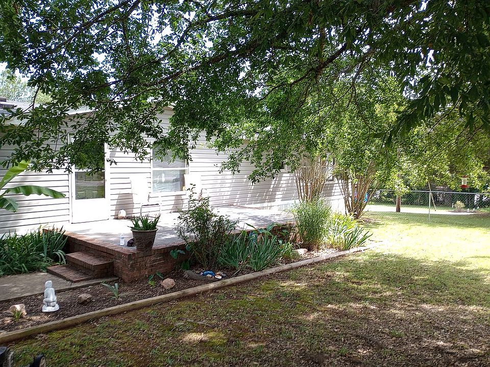 1st image of 123 Bradley Dr
