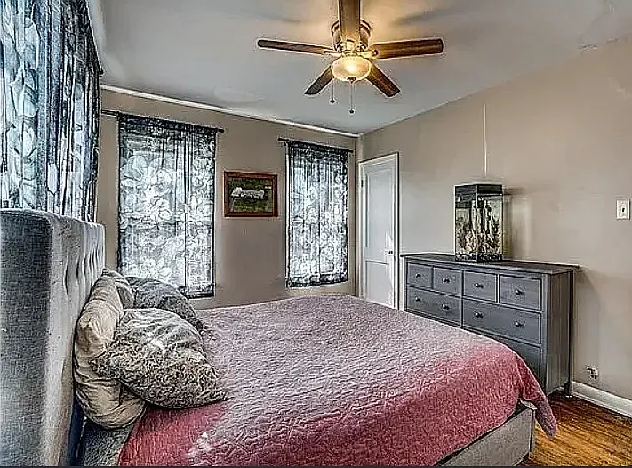1011 Lombrano St — Photo 16