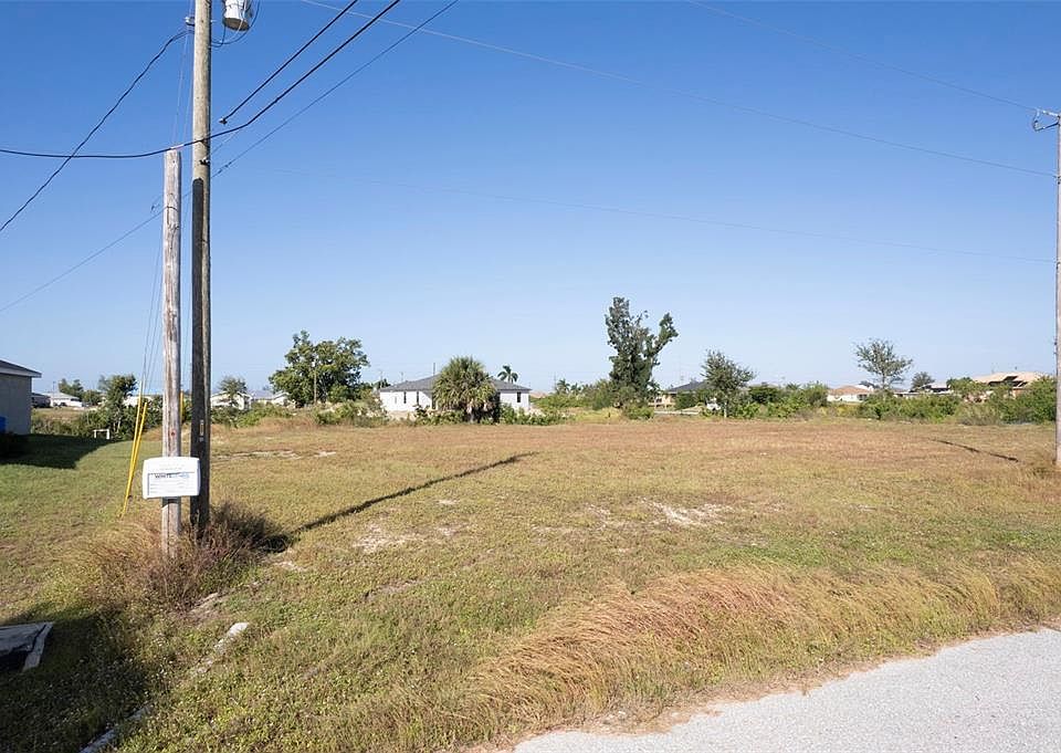 1st image of 1916 NE 1ST PLACE LOT 3
