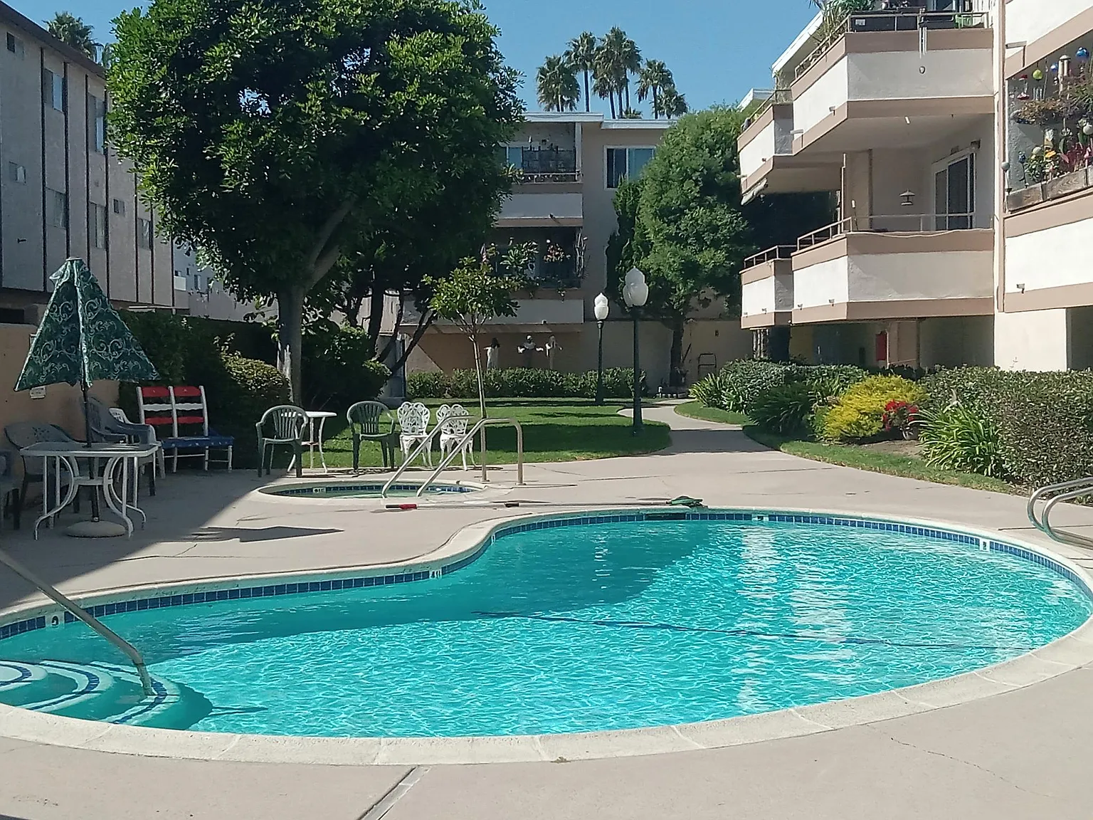 Oak St, Lomita — Photo 1