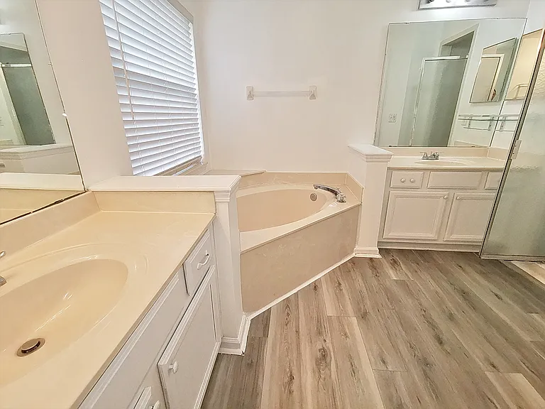 2107 E Willesdon Dr — Photo 15