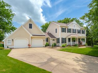 1380 Meadow Green Ct SE, Caledonia, MI 49316