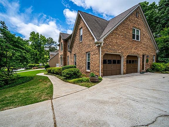 2nd image of 2777 Saddlebrook Way NW