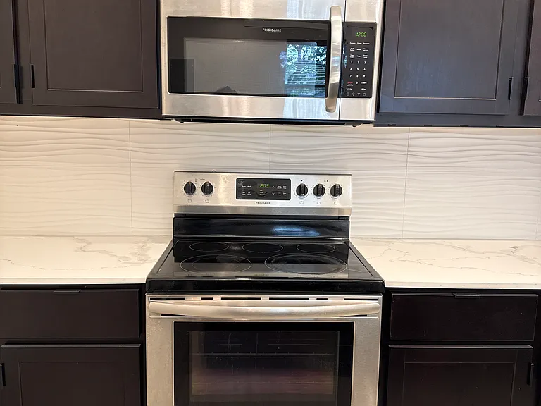 575 S Fretz Ave — Photo 16