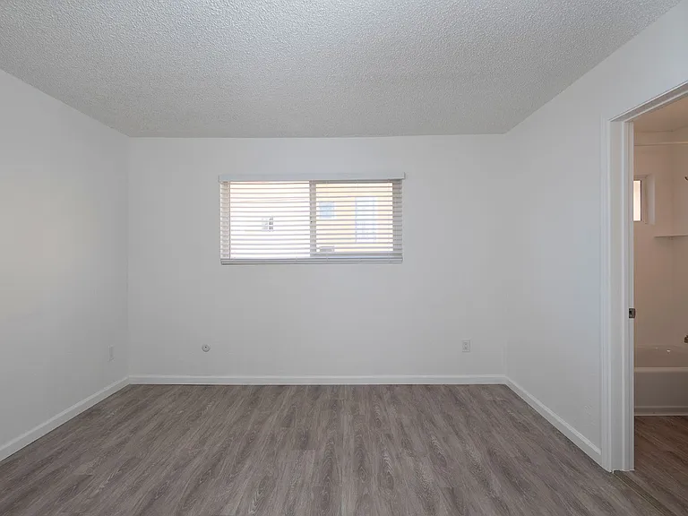 Aztec Pacific Apartments — Photo 47