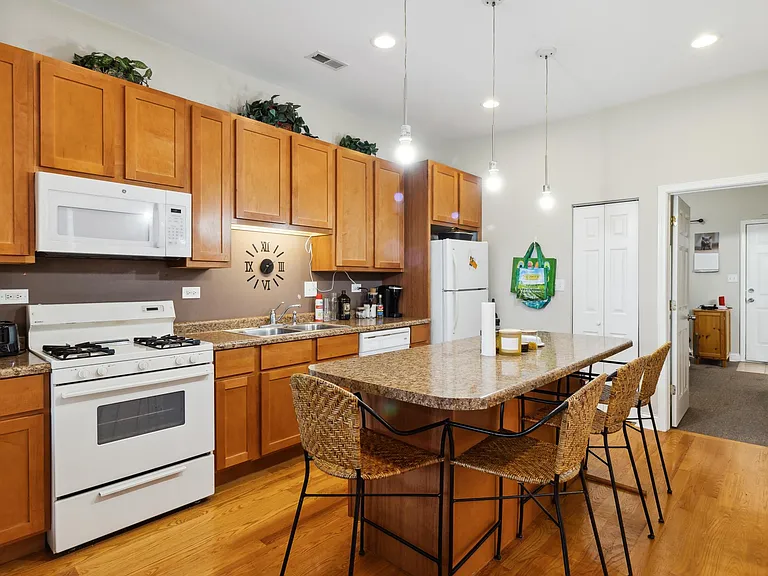 616 S Oakley Blvd #2 — Photo 6