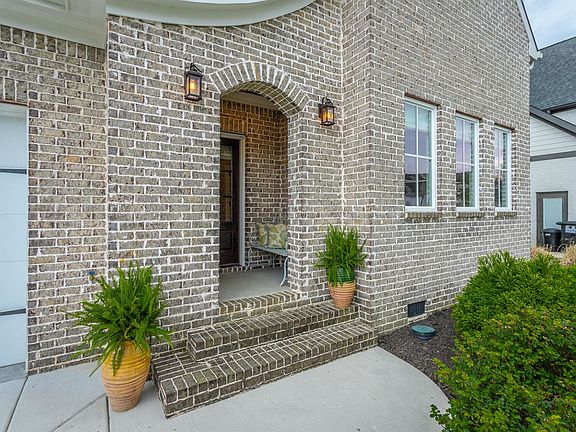5th image of 9506 Silver Stone Ln