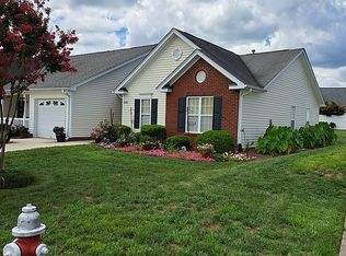 6005 Holland Park Ln, High Point, NC 27265