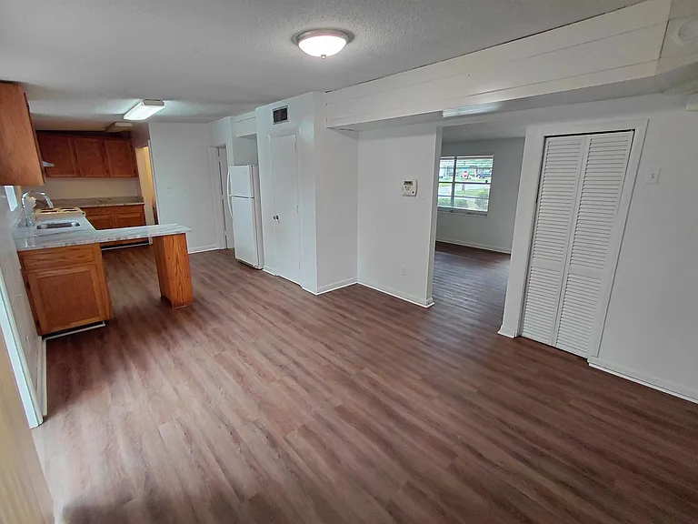2412 Almond Dr — Photo 9