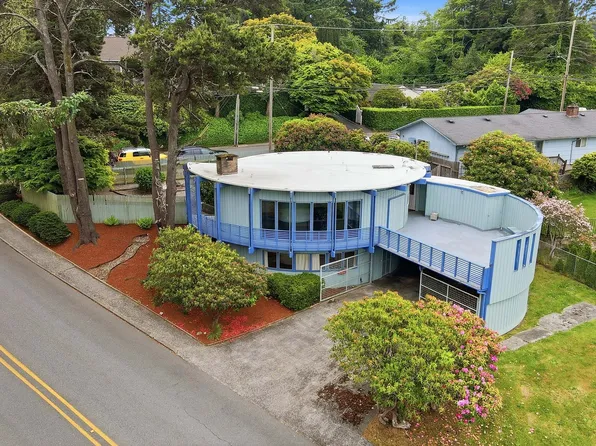 1010 Hemlock Ave, Coos Bay, OR 97420