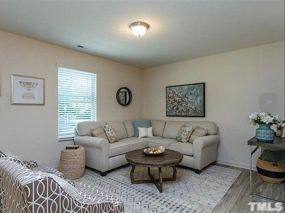 5th image of 535 Hobkirks Pl