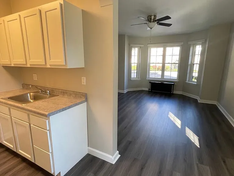 775 E. Broad St — Photo 107