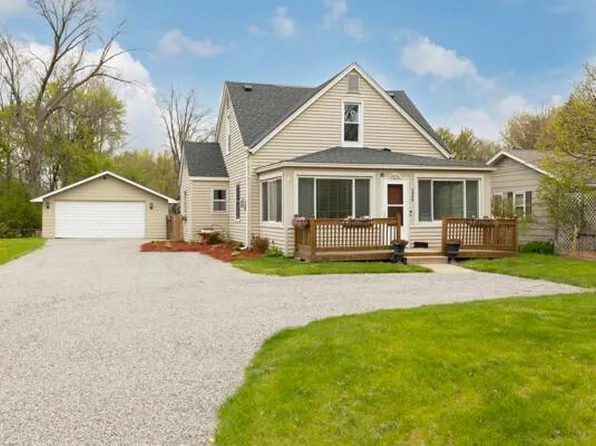 5966 Lynwood Blvd, Mound, MN 55364