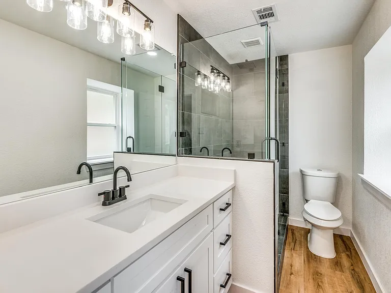1108 Highpoint Rd — Photo 9
