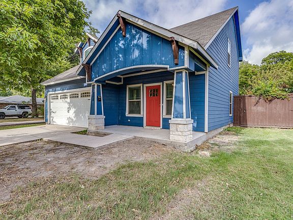 3rd image of 808 Rockwall St