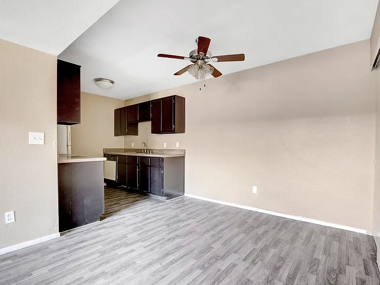 Saratoga Palms — Photo 25