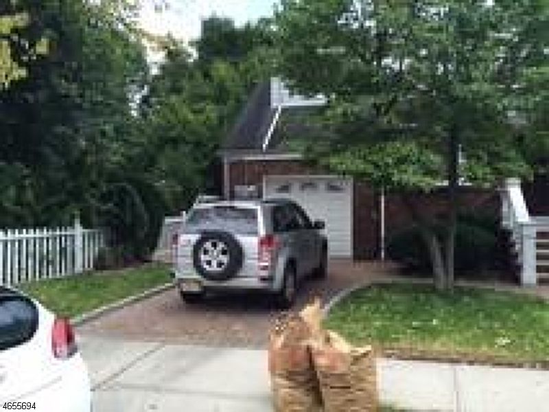 2nd image of 35 Acme St