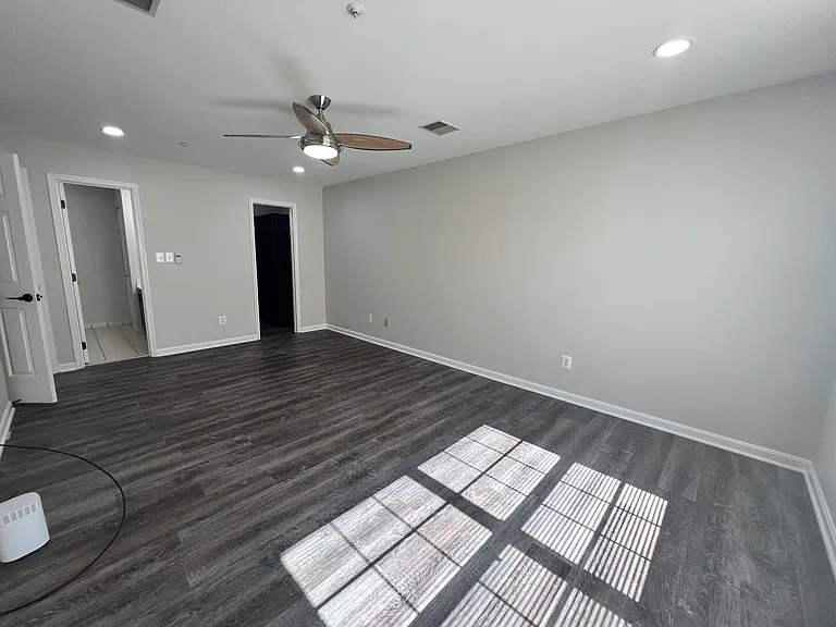 16401 Ellipse Ter — Photo 17
